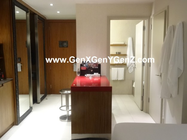 Hard Rock Room with bar counter