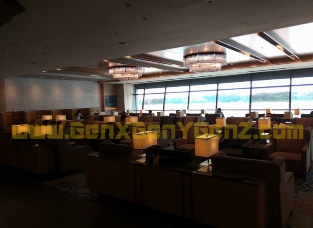 Changi Airport T1 Plaza Premium Lounge 6