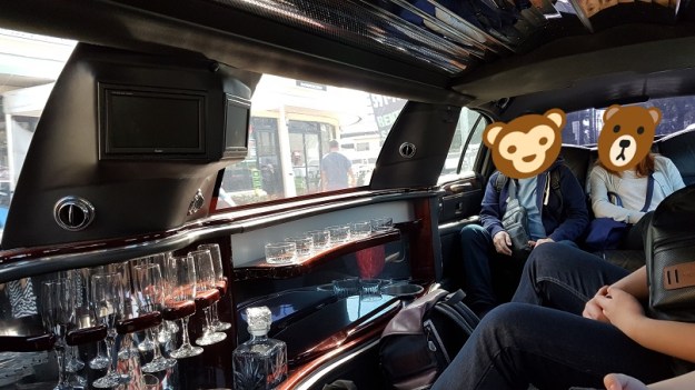 Stretch Limo ride to airport me