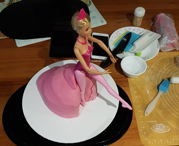 Barbie Cake 1.jpg