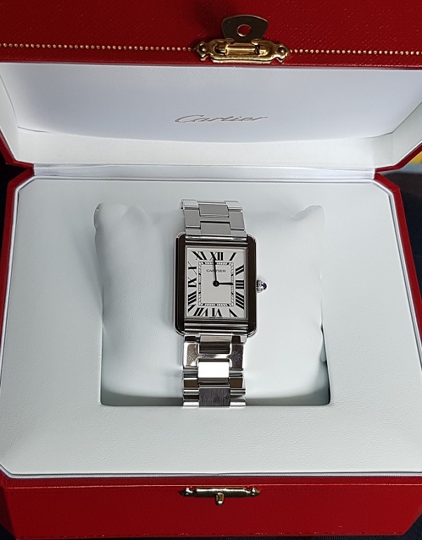 Cartier Tank Solo Large Unbloxing 1.jpg