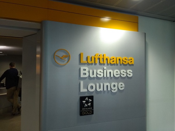 Dusseldorf Lufthansa Business Class Lounge 1