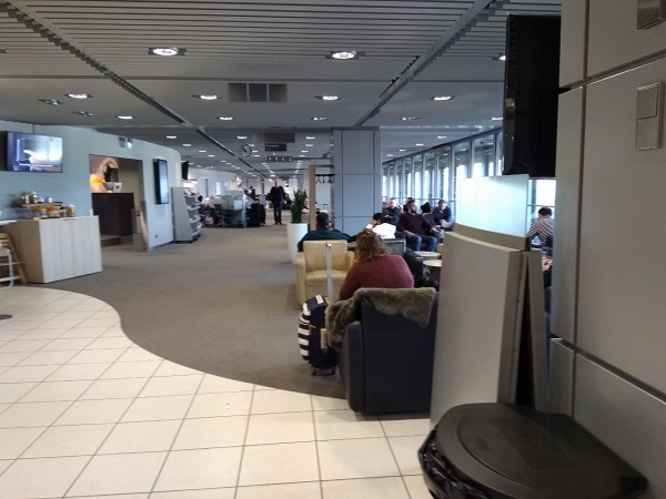 Dusseldorf Lufthansa Business Class Lounge 2
