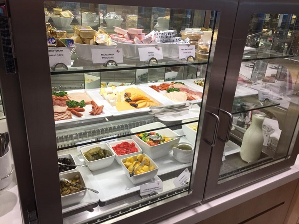 Qatar Airways Warsaw Business Class Lounge 2