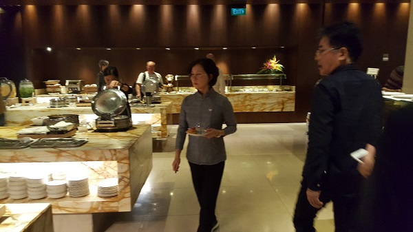 SilverKris Business Class Lounge changi T3 3