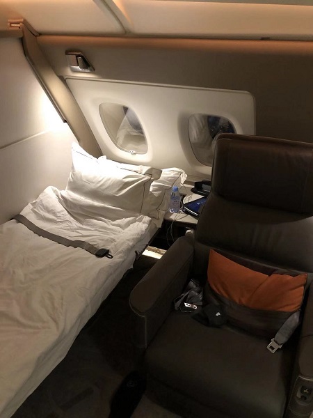 Singapore Airlines Aribus A380 New Suite.jpg