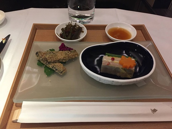 Singapore Airlines First Class to Paris Boeing 777 Drinks and Food Breakfast 4