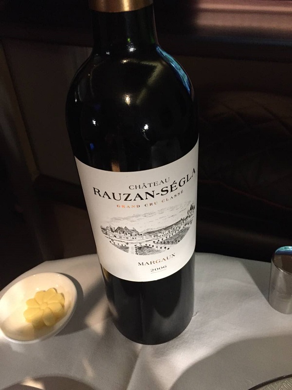 Singapore Airlines First Class to Paris Boeing 777 Drinks and Food Breakfast 8.jpg