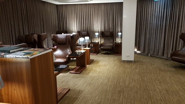 Singapore Airlines Melbourne Airport First Class Lounge 8