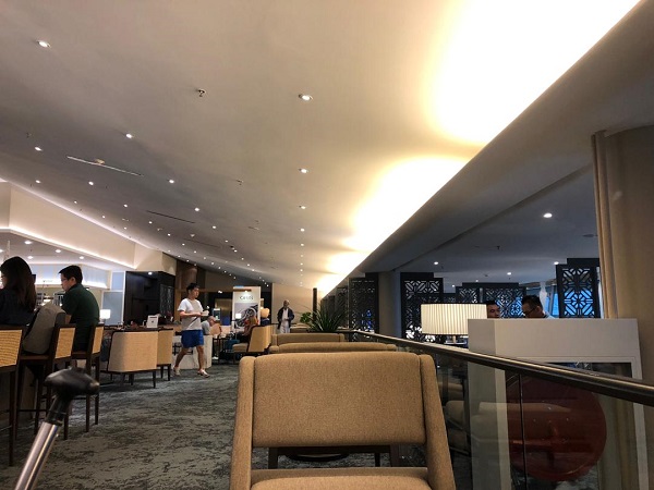 Malaysia Airlines Golden Lounge KLIA 5 2019.jpg