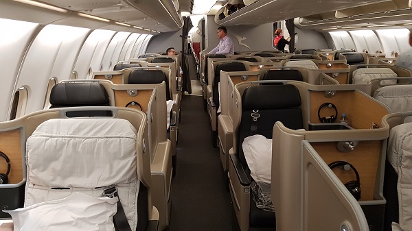 Qantas Business Class Airbus A330 Singapore to Melbourne 1