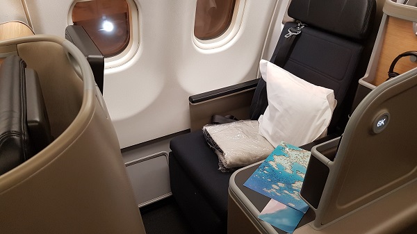 Qantas Business Class Airbus A330 Singapore to Melbourne 4.jpg