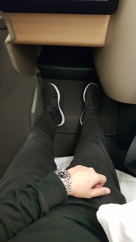 Qantas Business Class Airbus A330 Singapore to Melbourne 7