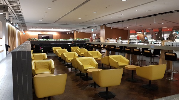 Qantas Singapore Lounge Changi Terminal 1 4