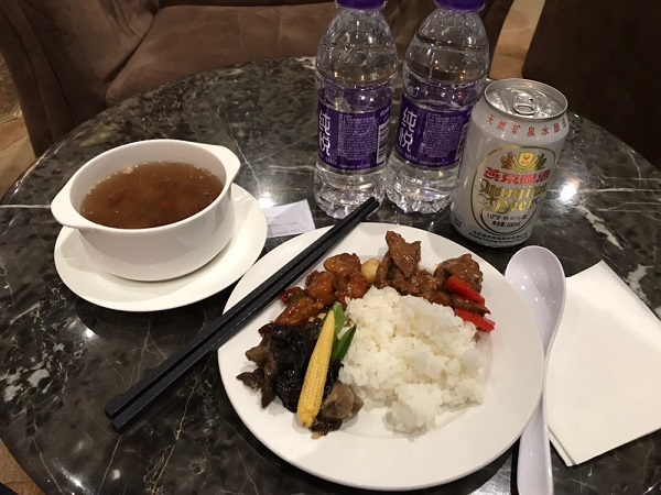 malaysia airlines business class beijing to kl lounge 2