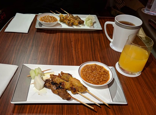 Suite Class Singapore Airlines Dining 10