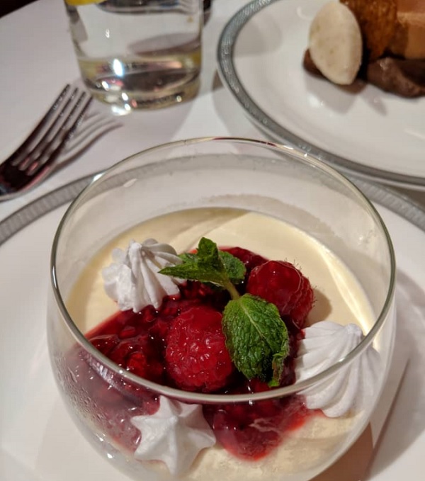 Suite Class Singapore Airlines Dining 13