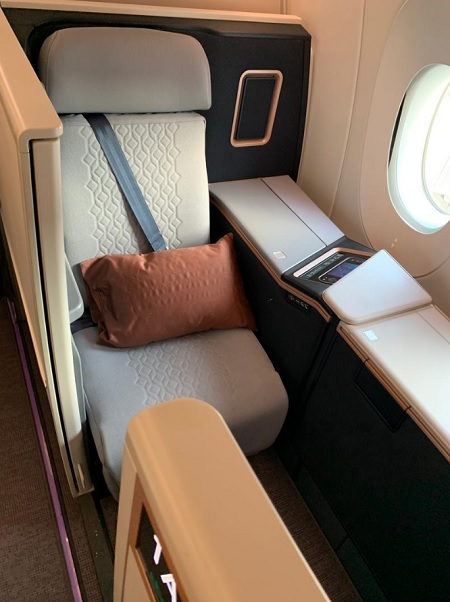 Malaysia Airlines Airbus A350 Business Suite First Class KL London 2.jpg