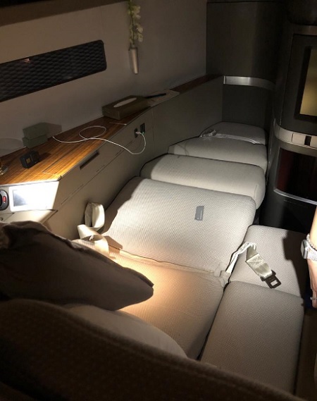 Cathay Pacific First Class Hong Kong to Vancounver Seat 1A Flat Bed Boeing 777.jpg