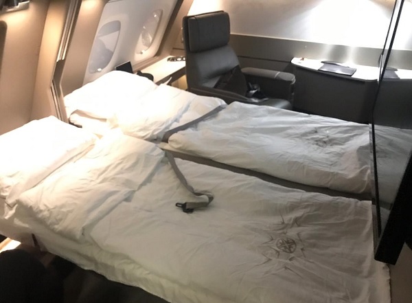 Singapore Airlines New Suite Airbus A380 Double Bed