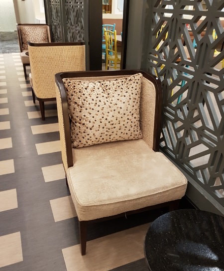 Malasia Airlines Business Class Golden Lounge KLIA 4.jpg