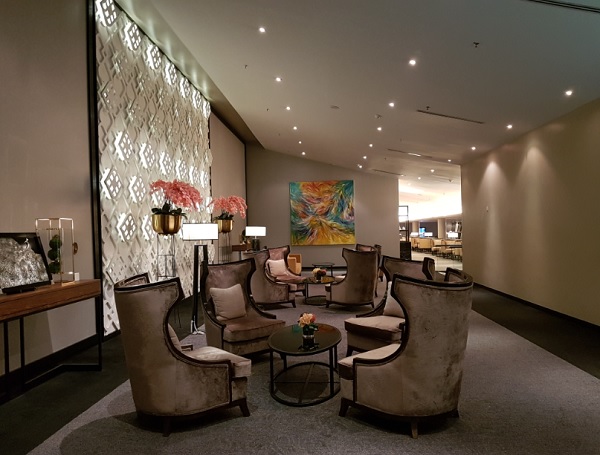 Malaysia Airlines First Class Lounge KLIA 2.jpg
