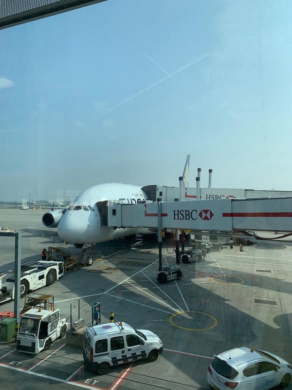 Singapore Airlines First Class Lounge London Heathrow Airport 15.jpg