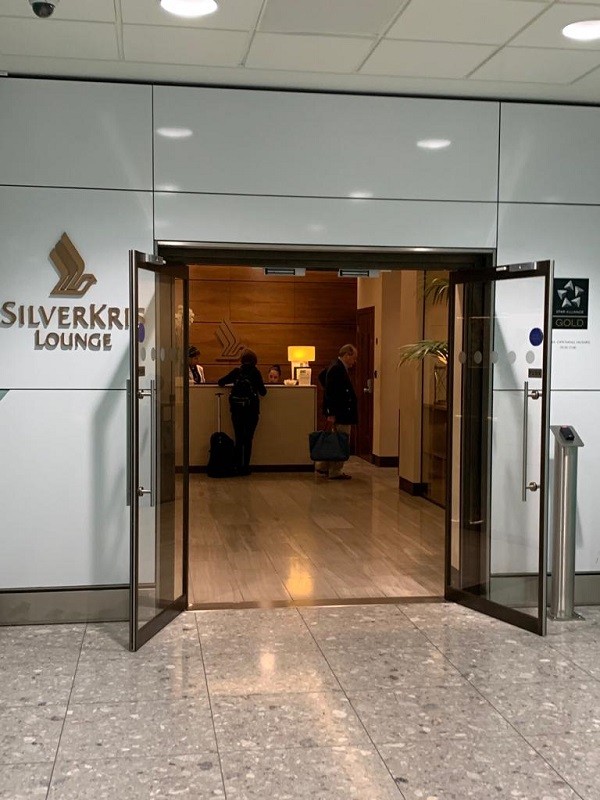 Singapore Airlines New Suite SQ317 London to Changi April 2019 Travel Report 5.jpg