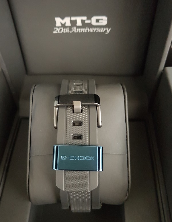 G-Shock MTG-B1000RB Rainbow Limited Edition Unboxing 8d