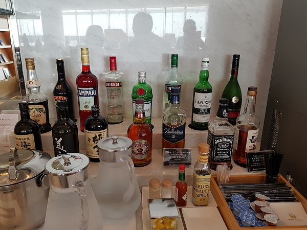 Japan Airlines Sakura Lounge Business Class 2