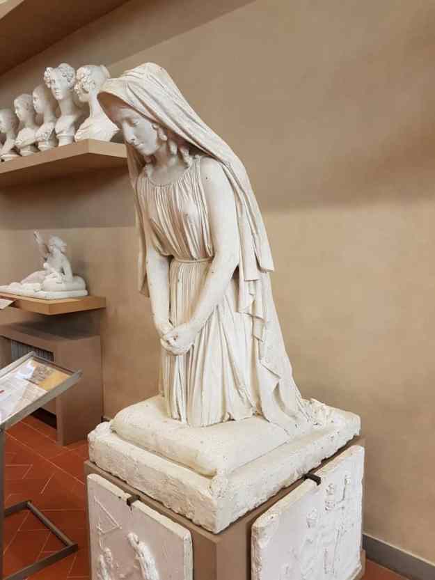 Galleria Dell' Accademia 19th Century Hall 1.jpg