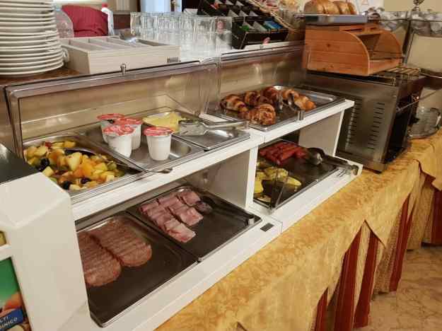 Hotel Free Breakfast 1.jpg