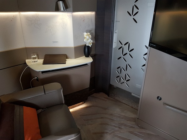 Singapore Airlines Airbus A380 Suite Class London to Singapore Review 11