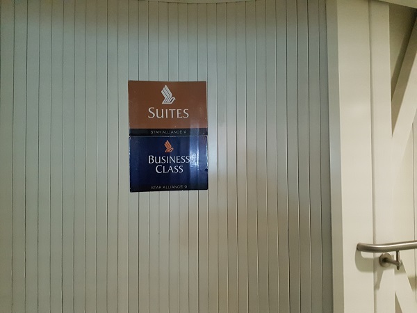 Singapore Airlines Airbus A380 Suite Class London to Singapore Review 2