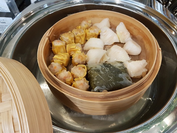 Singapore Airlines Suite First Class Lounge Heathrow Airport 3