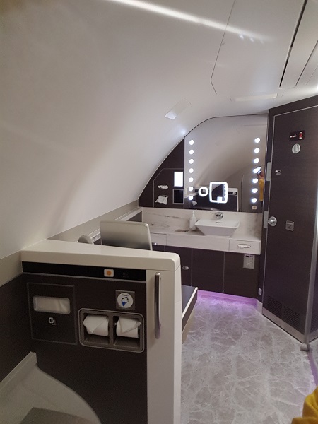 Toilet Singapore Airlines Airbus A380 New Suite Class 2