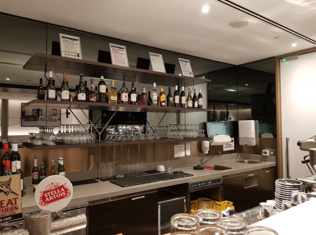 American Express Lounge Melbourne Airport Australia 10.jpg