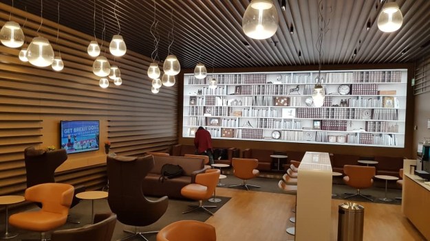 Lufthansa Lounge Milan Airport 5