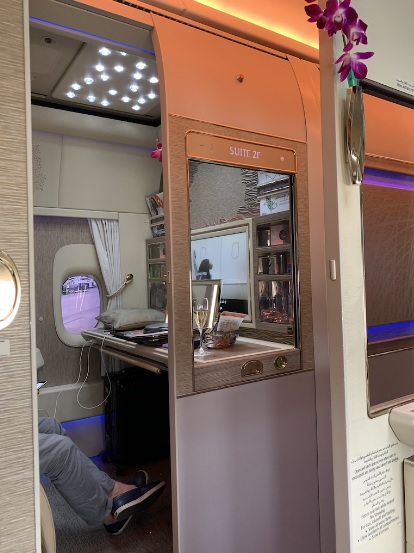 Emirate NEW First Class Boeing 777 9.jpg