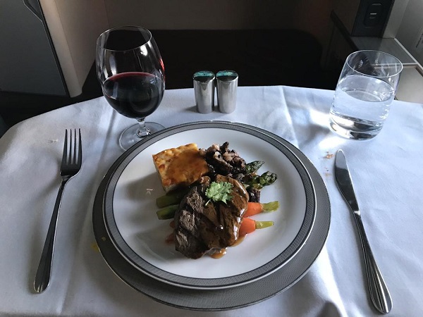 Singapore Airlines First Class Boeing 777 Dubai 9