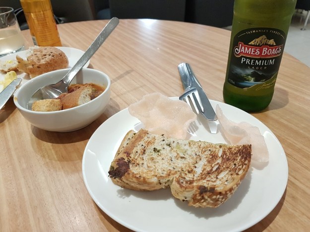 GenX Live Travel Report Malaysia Airlines Business Class Melbourne Qantas Lounge 9