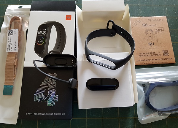 Mi Band 4 with Blue and Metal Mest Rose Gold Strap unboxing Review